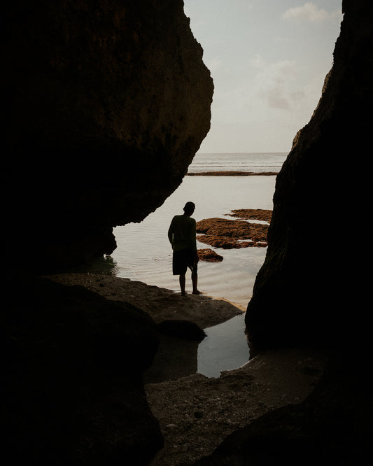Un homme à Suluban Beach